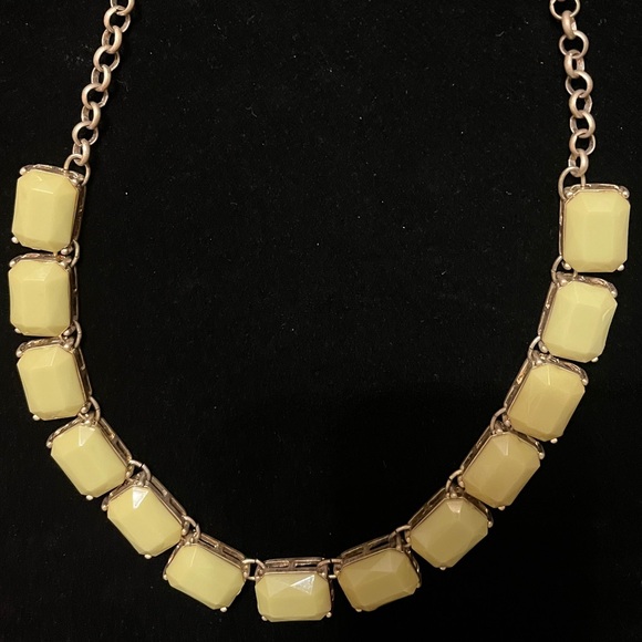 Yellow Beaded Necklace - Picture 3 of 16